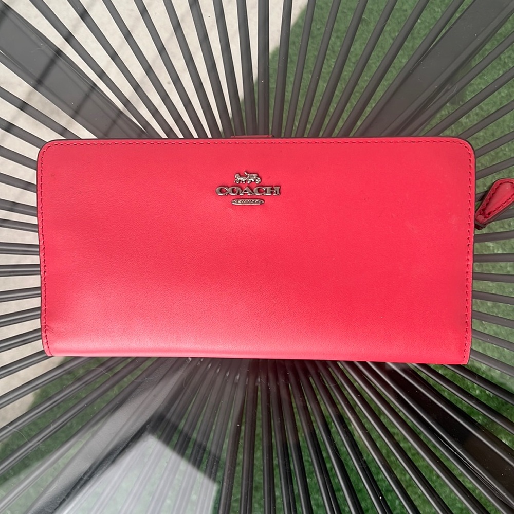 Coach Wallet/Purse in a bright red/pink